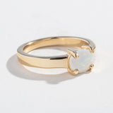 EAST MEETS WEST OVAL | 14K GOLD & OPAL