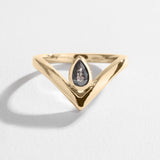 SOLITAIRE SALT & PEPPER DIAMOND CHEVRON RING